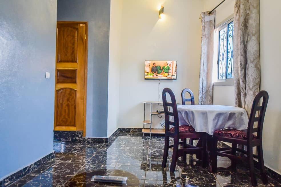 Appartements Neuf De Haut Standing Dm & Ng A Bafoussam Екстер'єр фото